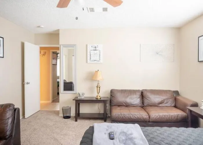 Pool 4 Bedroom 2 Bath Close To Strip