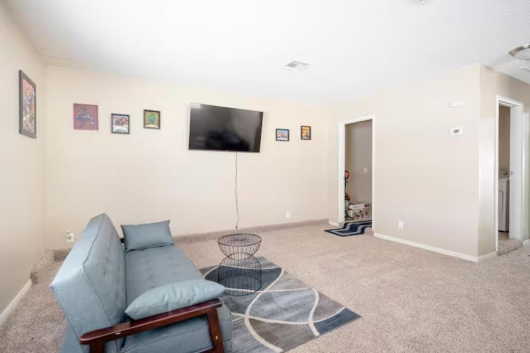 Pool 4 Bedroom 2 Bath Close To Strip Hébergement de vacances Las Vegas