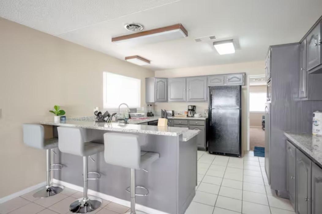 Hébergement de vacances Pool 4 Bedroom 2 Bath Close To Strip